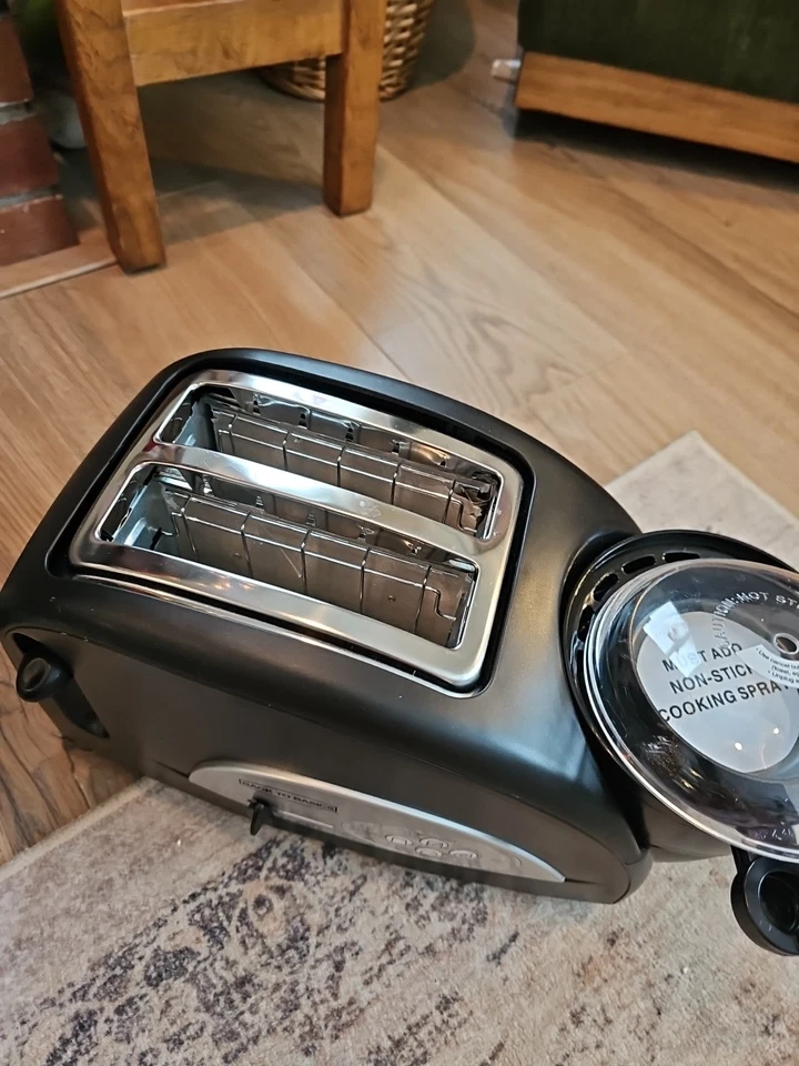 TEM500 Egg-and-Muffin 2-Slice Wide Slot Toaster & Egg Poacher Back to Basics  - Image 4 of 4