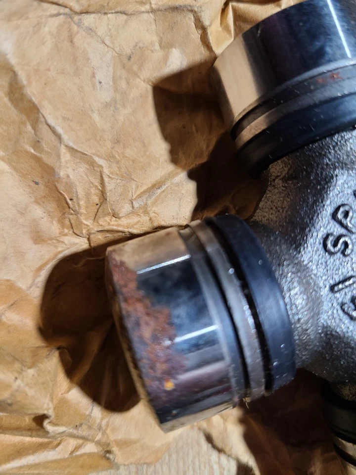  Front Axle Universal U-Joint OEM NOS GM 6273940 SPICER CHEVY GMC JIMMY 4x4 - Image 3 of 4