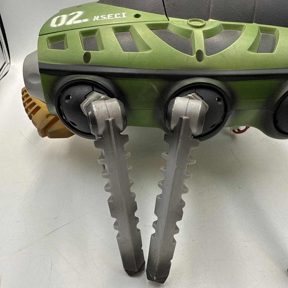 Tyco RC I.N.S.E.C.T. de colección Robot criatura verde y control remoto Foto 3 de 4