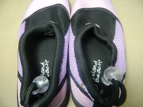Island Beach Water Socks/Beach Shoes Womens Size 8 Black & Lilac - Picture 4 of 7