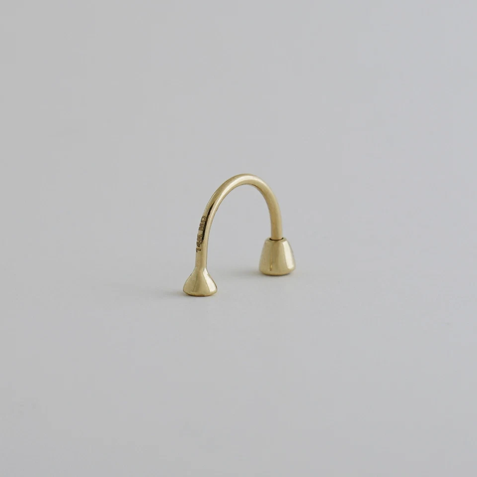 Pendientes de oreja de diamantes de oro macizo de 14 quilates con poste y perno joyería corporal calibre 18 Foto 2 de 4