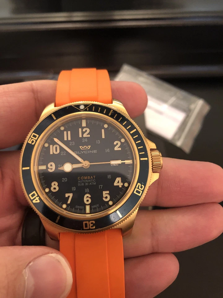 Relógio de mergulho Glycine Sub Combat fabricado na Suíça automático 300M GL0282 - Imagem 2 de 4