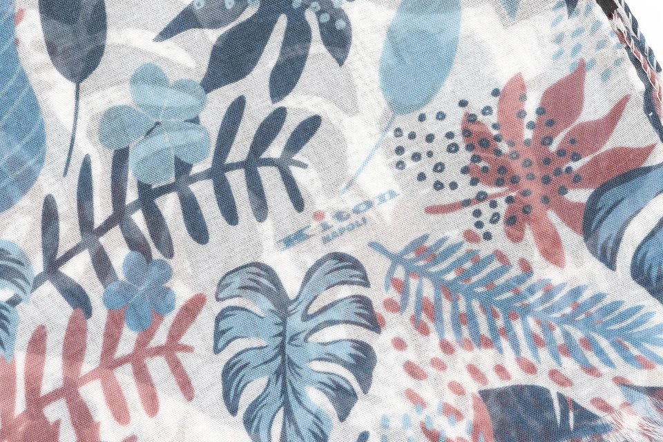 NUEVO CON ETIQUETAS BUFANDA KITON blanco floral modal 70x180 cm hecho a mano extraluxury Italia Foto 3 de 4