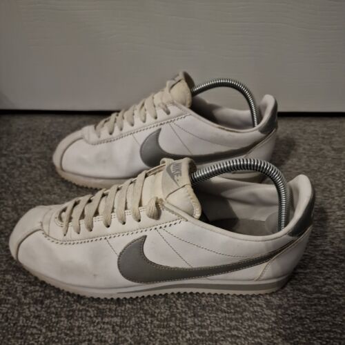 Nike Cortez Entrenadores UK 7 EU 41 Blanco Plata Clásico Cuero Tenis - Imagen 4 de 12