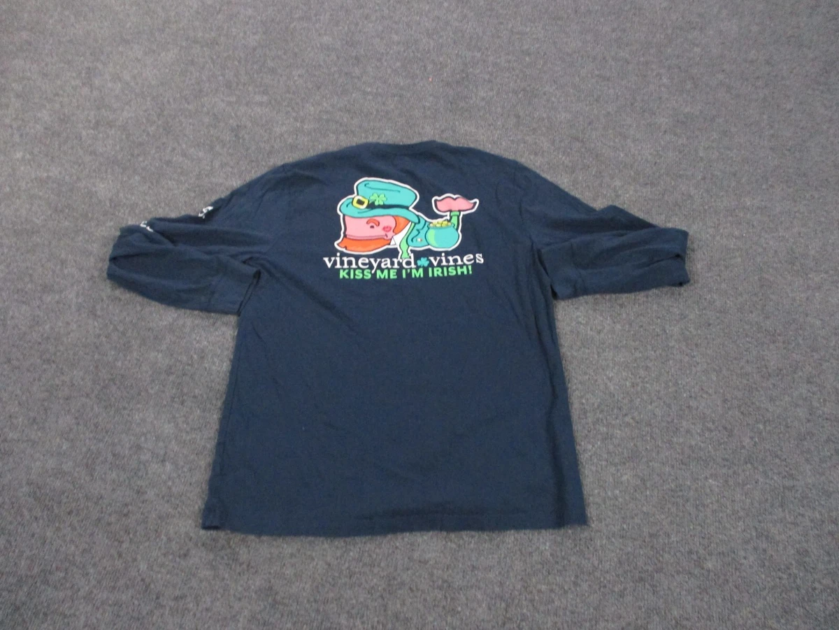 Vineyard Vines Whales Kissing