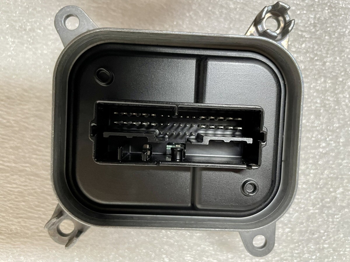 1532925-09-E Tesla Model 3 Y Facelift Headlight Control Unit Left 