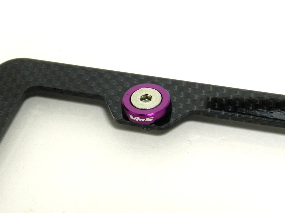 QUADRO DE PLACA DUPLO TURBO APARÊNCIA DE FIBRA DE CARBONO COM 2 ARRUELAS E PARAFUSOS ROXOS - Imagem 3 de 3