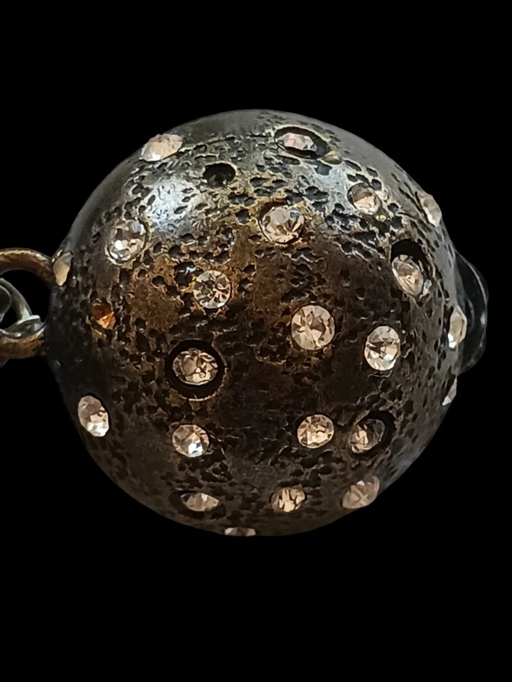 Pendientes de clip de metal y cristal bronceado Elena Cantacuzene Paris 64 gramos... Foto 4 de 4