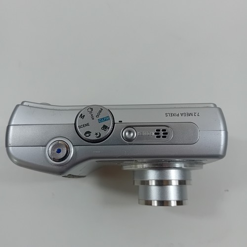 Samsung S750 Retro 7.2mp Digital Camera Optical Zoom - FAULTY Read Description - Picture 2 of 4