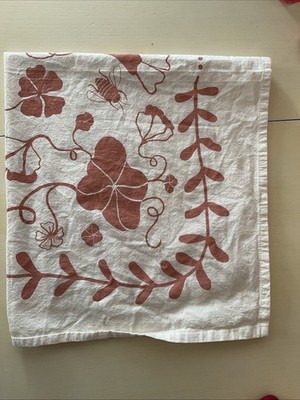 B4 Elena Gabrielle Leaf Flower Bee Nasturtium Tea Towel White 27'' x 26''
