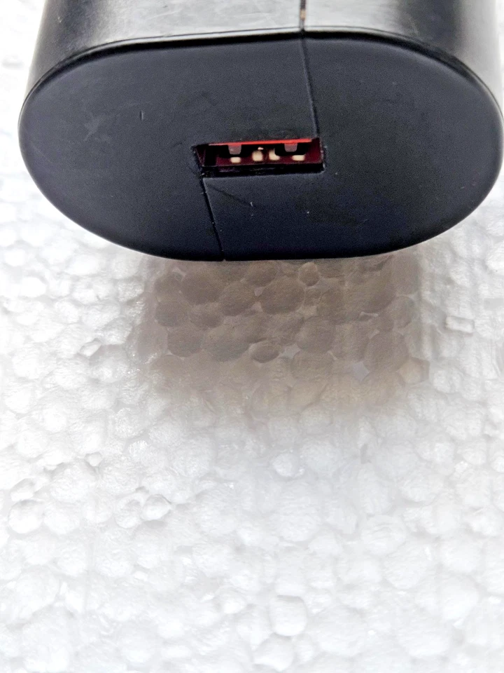 Cargador de pared enchufable de 5V OEM Verizon USB atractivo y modelo rápido 580245A031 Foto 3 de 4