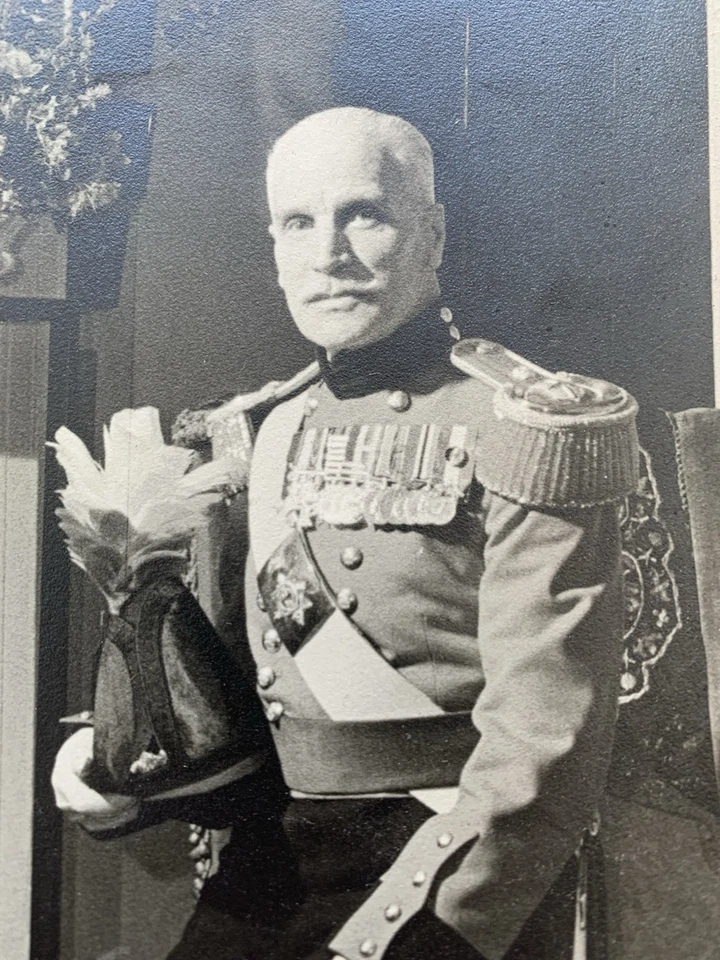 Fotografía de retrato Major E.H Simpson M.C. O.B.E. Castillo de Windsor caballero militar Foto 4 de 4