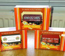Hornby 00 wagons x 3 R717 Arnold Sands wagon R319 William Shaw wagon R134 closed