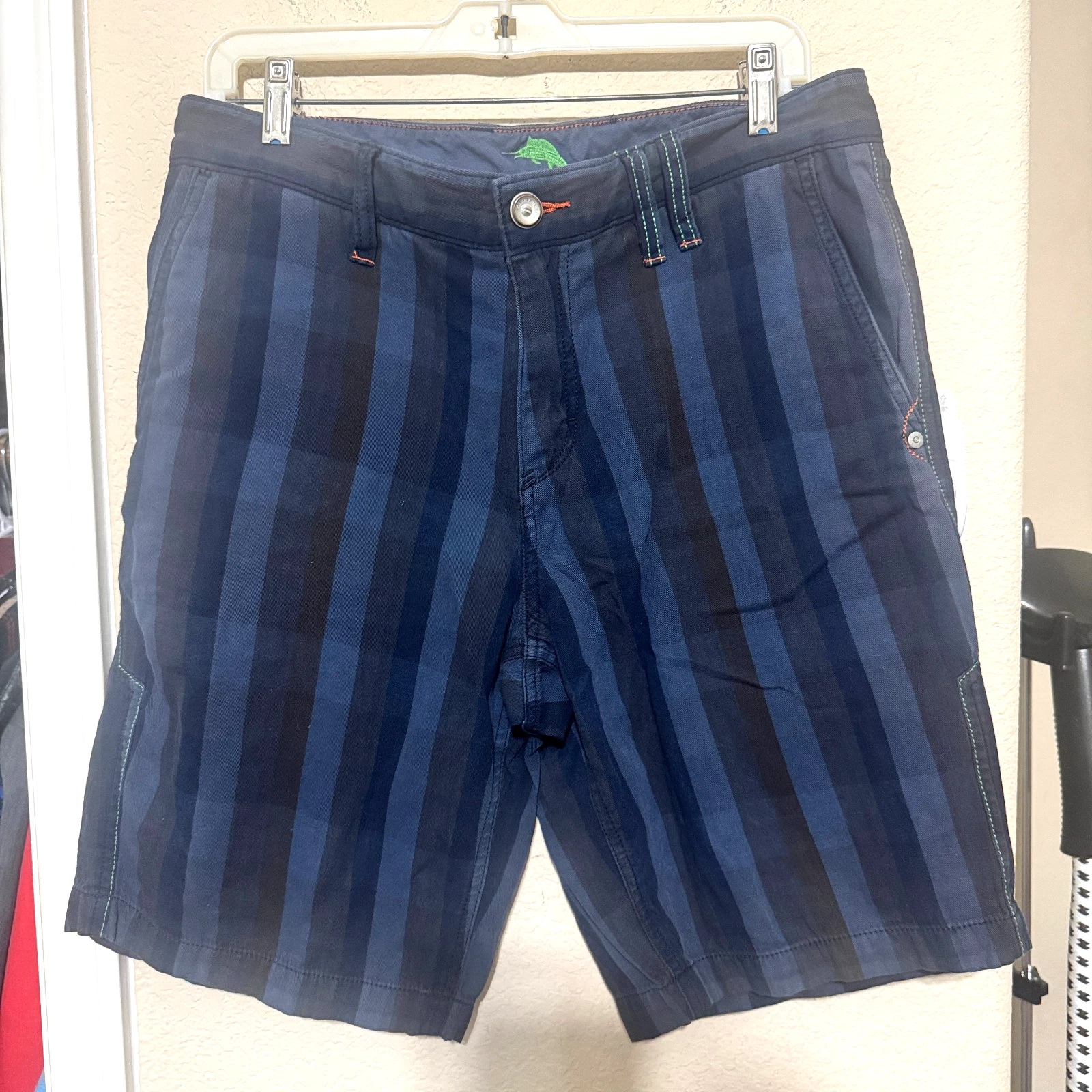 Tommy Bahama Navy Blue Shorts Mens 32x10 striped Flat Front Chino golf Preppy