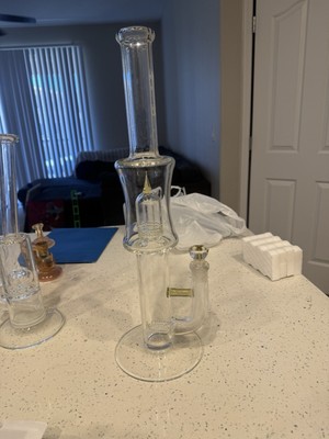 Sovereignty Glass Stemline UV Activated