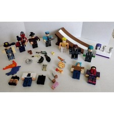 Roblox Toys Play Set Lot Of 9 Action Figures + accessories