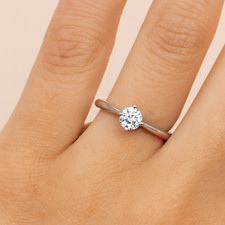 Engagement 18k White Gold Ring Lab Grown Round 1 Carat IGI Certified Diamond