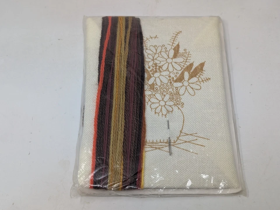 Kit de ramo de flores de paja Sunset Jiffy Stitchery 1975 arte bordado crewel MCM Foto 3 de 3