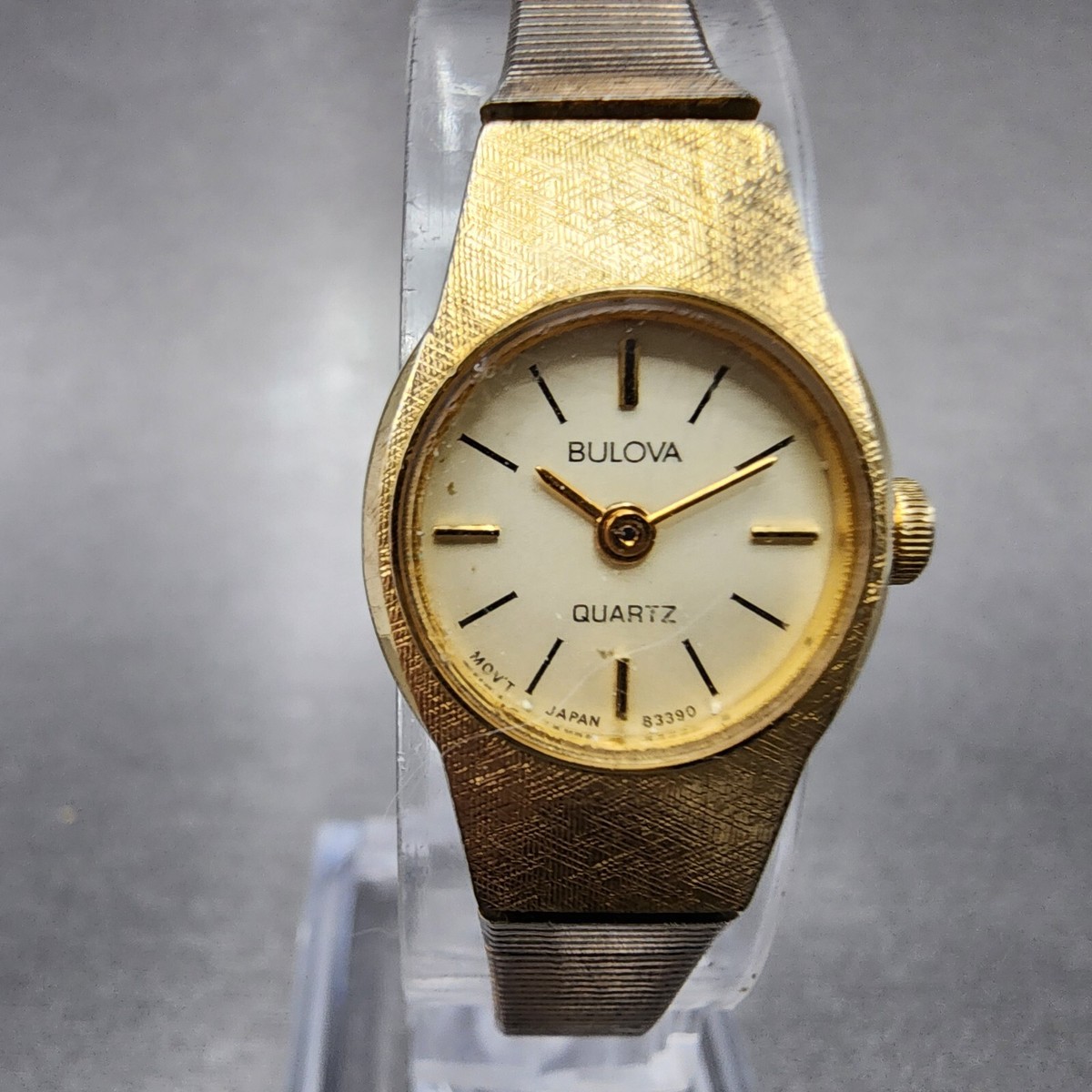 VTG Bulova Watch Women 17mm Cream Dial Gold Tone Round 83390  display picture 1