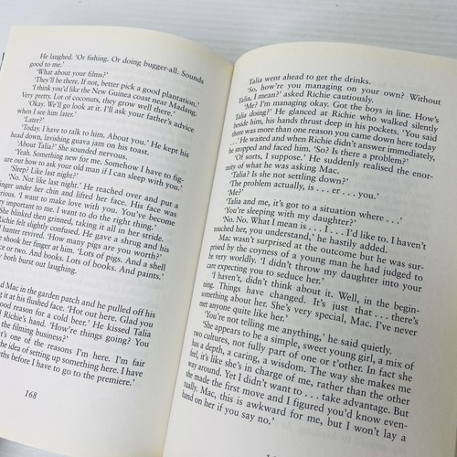A Distant Journey + Scatter the Stars by Di Morrissey Romance Chic Lit Lot HC - Picture 8 of 13