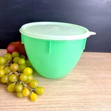 Eagle Super Seal Green Lettuce Keeper bowl with lid - vintage kitchen