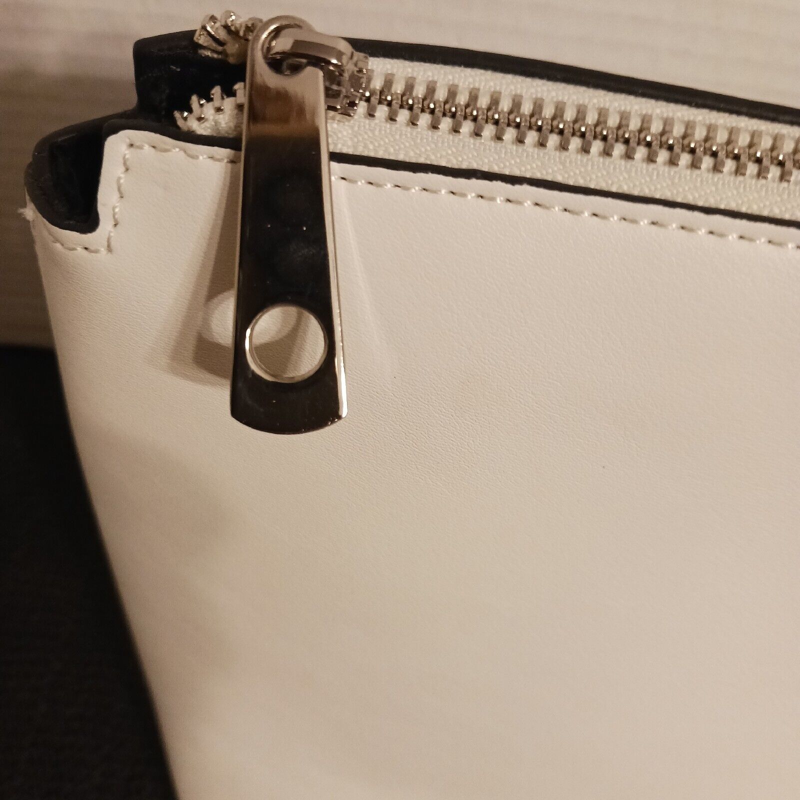 UNIQUE INZI White Clutch with Clear Handled Purse… - image 4