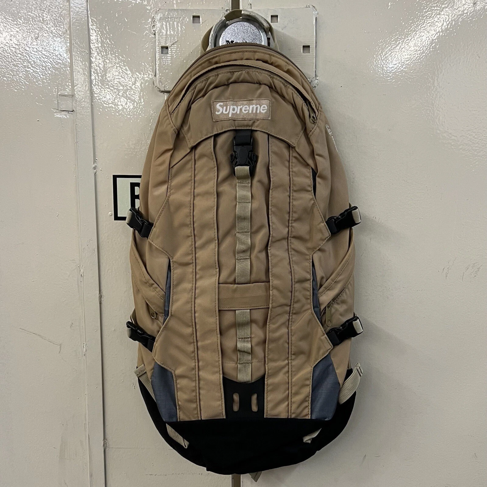 Sac à dos FW04 Supreme 17ème Deadstock neuf vintage rare marron kaki marron 2004
