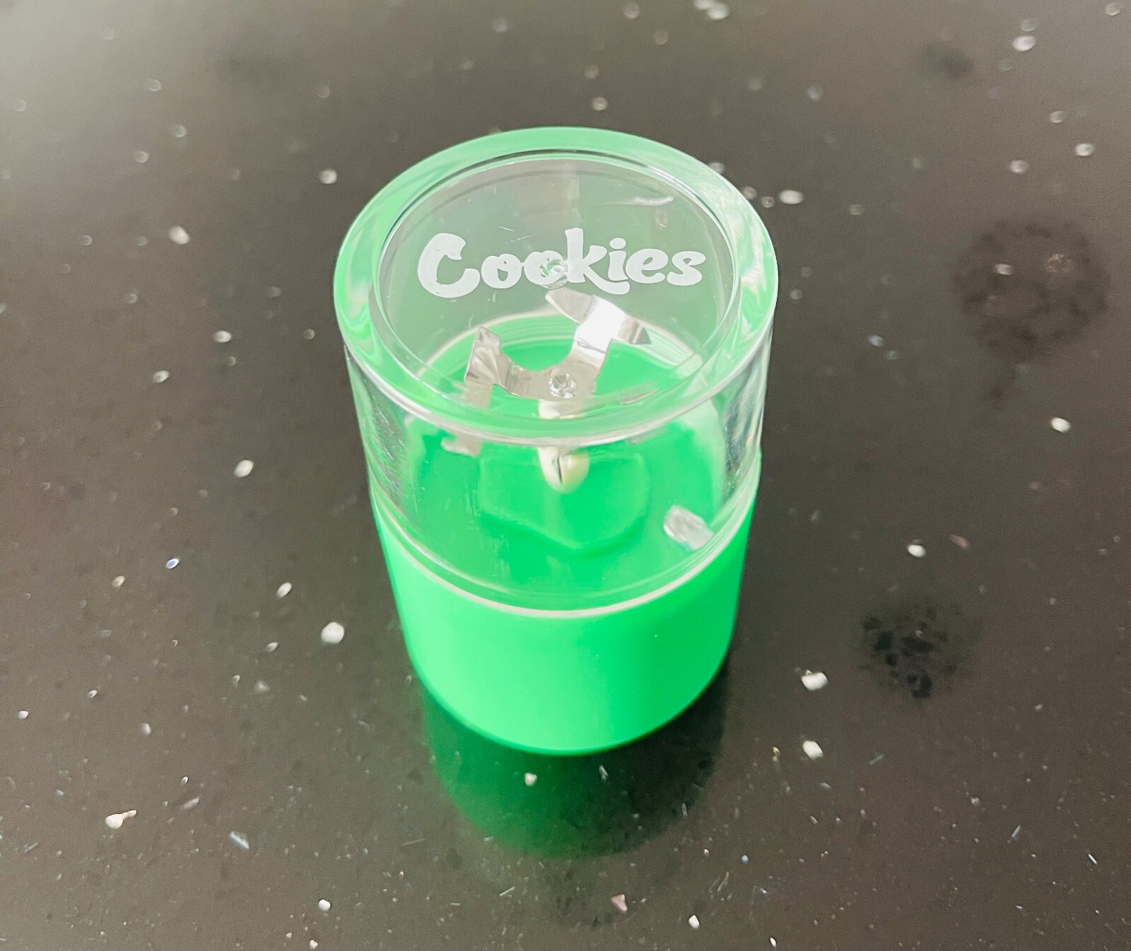 Electric Portable Auto Herb Grinding Crusher Machine / Rechargeable/USB