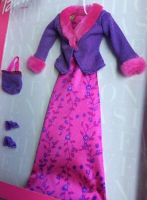    1999 Barbie Fashion Avenue V. Awards Night Fashion Gown With Accessories 
