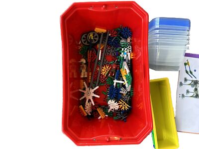 KNEX 52 Model Building Set Standard 618 Pieces, Extras