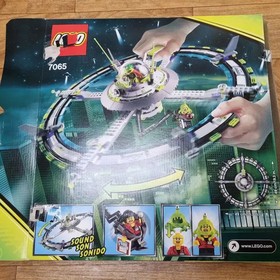 LEGO Alien Conquest 7065 Alien Battleship Unused Boxed Set