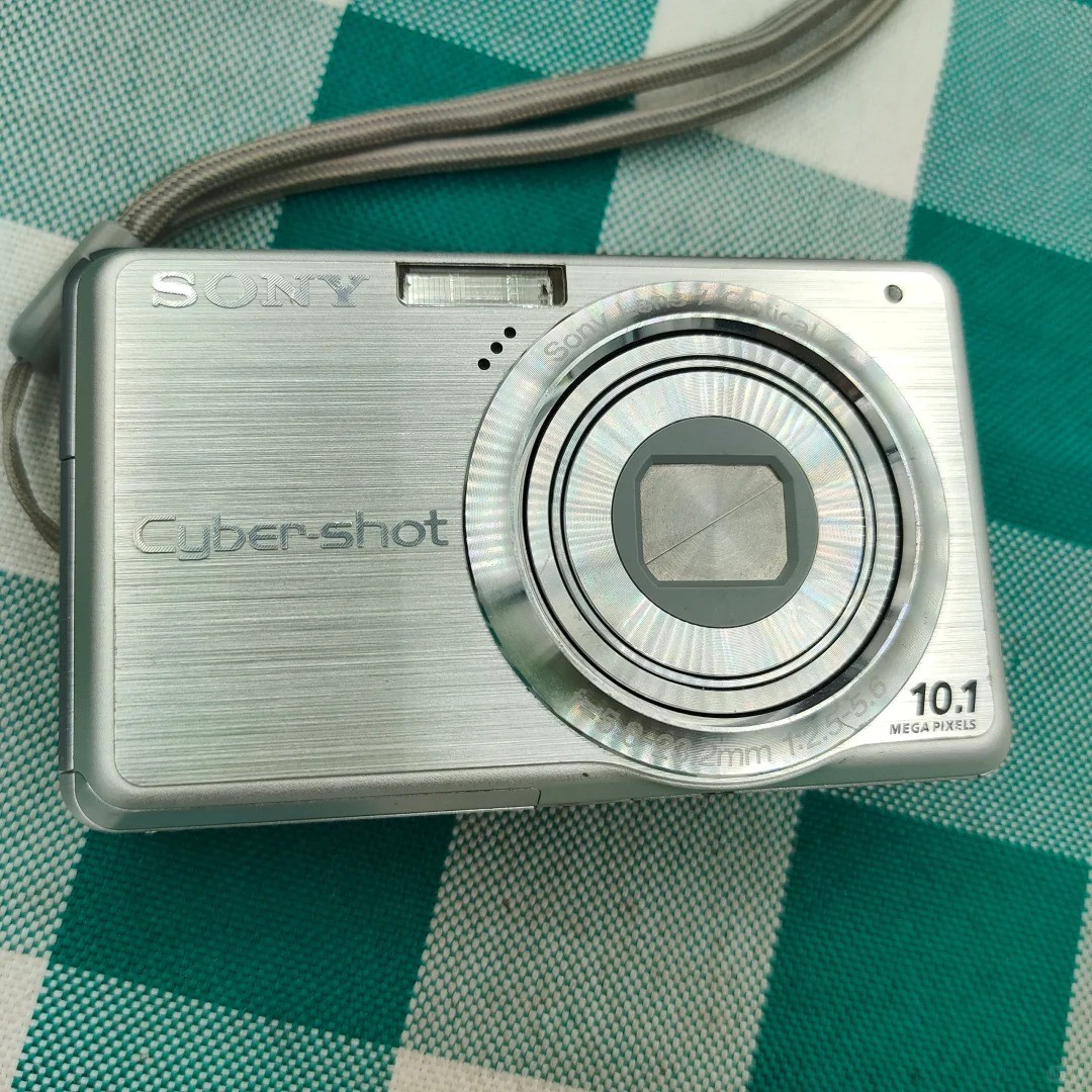 Sony Cyber-shot DSC-S950 Digital Camera 10.1MP 4x Optical Zoom AE