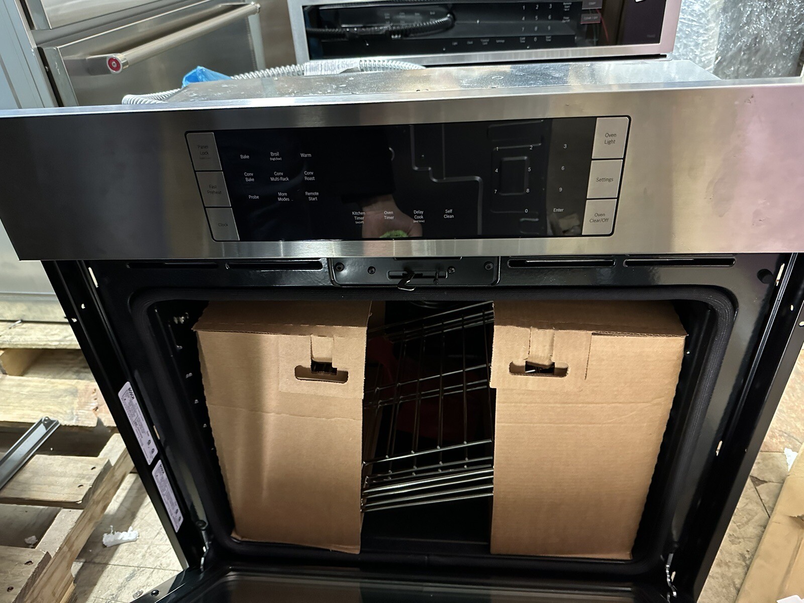 Bosch 800 Series HBL8453UC 30'' Smart Single Electric Wall Oven