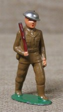 Barclay Dime Store Toy Soldier 1364: Soldier Marching w/Pack B127 broken Rifle