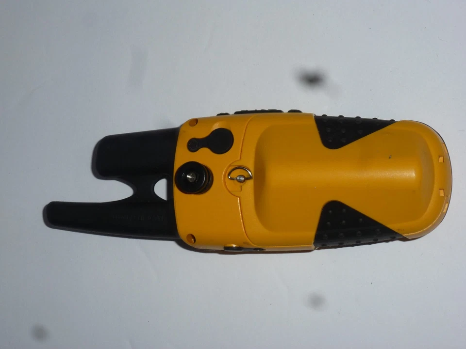 Garmin Rino 110 Handheld Hiking GPS Navigator FRS/GMRS Two-Way Radio Yellow - Image 3 of 4