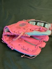 Wilson Youth Girl T-Ball Softball Glove Pink Blue 10  RHT Its A Girl Thing A2446