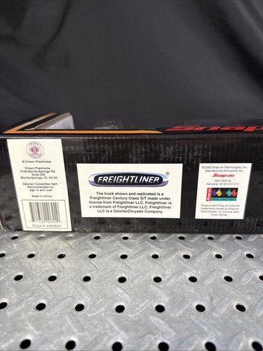 Snap-On Crown Premiums 1:43 Die-Cast Freightliner Replica Bank - America (NEW) - Picture 13 of 13
