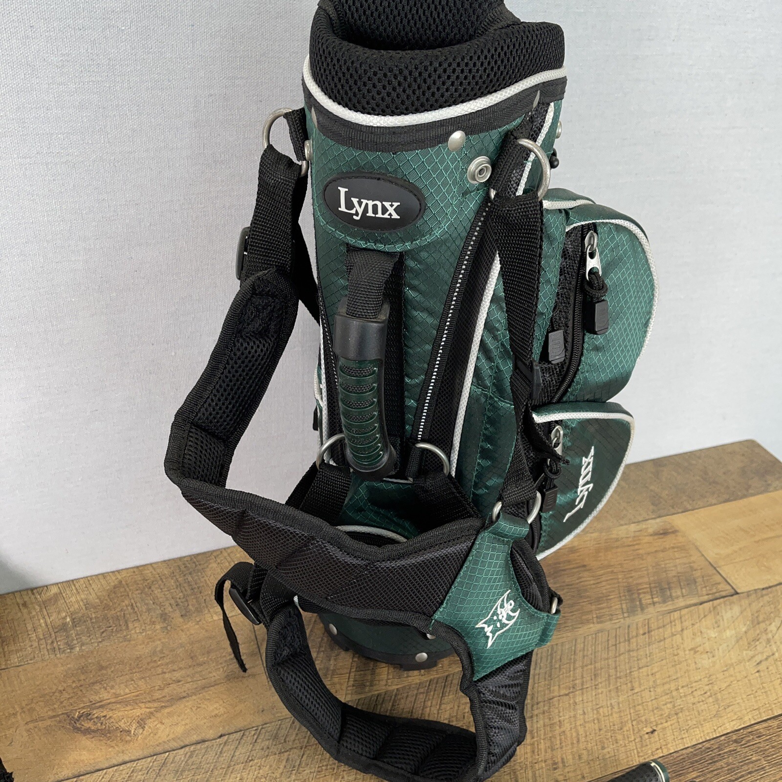 Lynx 3 Piece Kids Golf Set - Right Hand. Green/Black Carry Bag Size 0 On Clubs