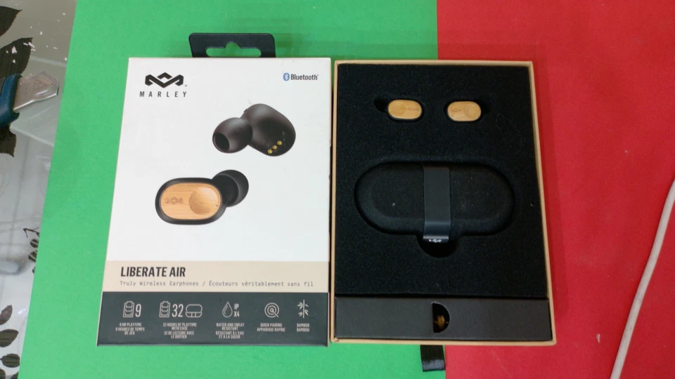 Auricolari wireless Bamboo House of Marley - Immagine 2 di 3