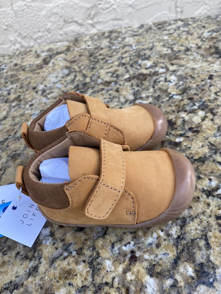 NWB ZARA Bebé Unisex Marrón Cuero Botellas ZAPATILLAS Talla EE. UU. 3 UE 18 b618 Nuevo Foto 4 de 4