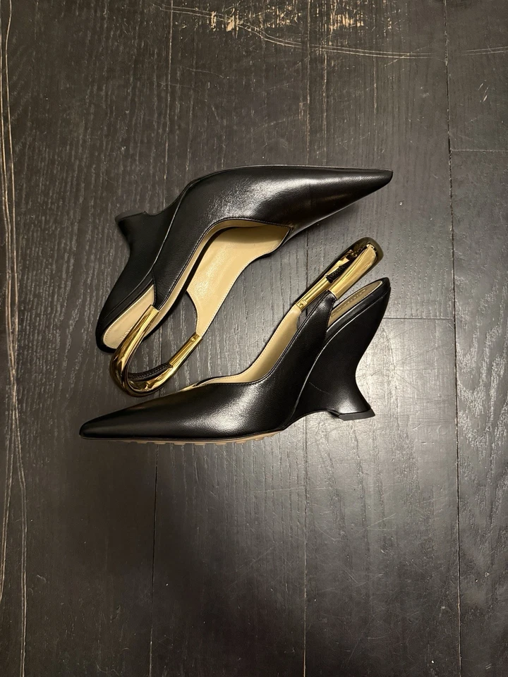 Bombas slingback Bottega Veneta - Punta couro preto tamanho EUA 7 - Imagem 3 de 4