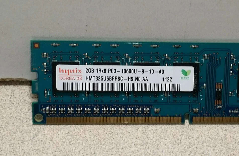 Memoria RAM Hynix 4 GB (2x2 GB) HMT325U6BFR8C-H9 PC3-10600 DDR3-1333 MHz 240 pines Foto 2 de 2