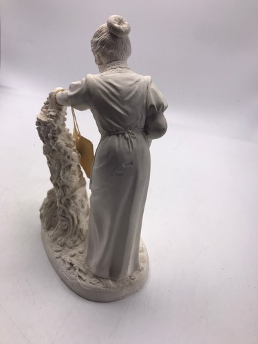 Statue Figurine Italy Signed L Toni Woman Harvest Basket Fruit Grapes Vine 9" - Picture 11 of 12