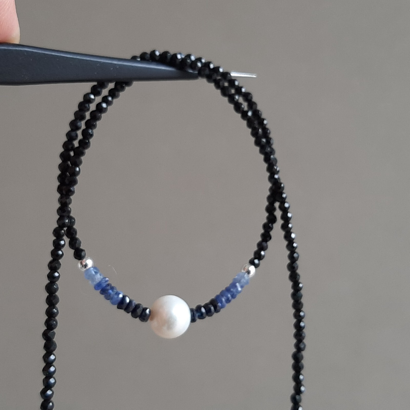 Collier saphir et perle de culture en argent 925, le cadeau d'anniversaire idéal pour femme