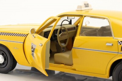 Rocky III - 1978 Dodge Monaco Taxi Yellow 1:18 Diecast Model Car