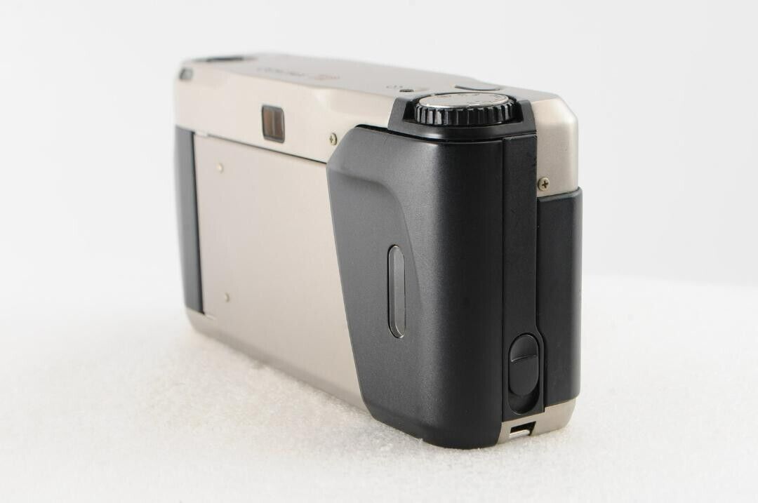 CONTAX T2D T2 Carl Zeiss Sonnar D Point & Shoot 35mm Silver CONTAX T2D T2 Carl Zeiss Sonnar D Point & Shoot 35mm Silver