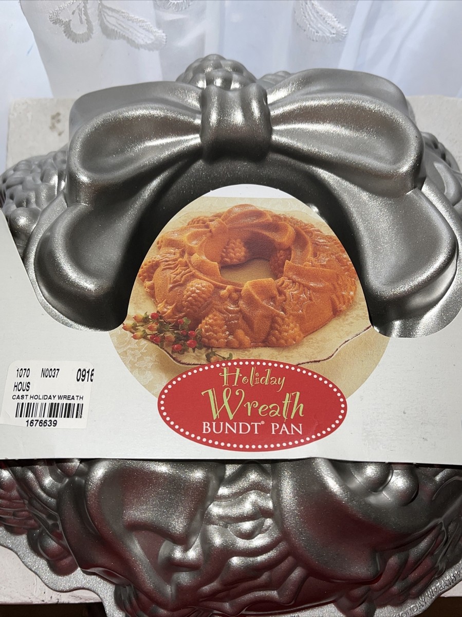 Nordic Ware Platinum Holiday Collection Wreath Bundt Pan Cups Heavy Cast  Alumi