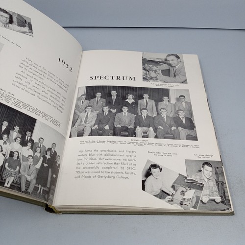 Spectrum 1952 Gettysburg College Pennsylvania Yearbook - Picture 15 of 24