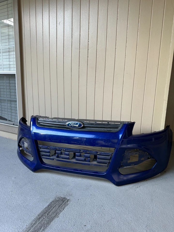 Cubierta superior del parachoques delantero Ford Escape 2013-2016 usada OEM - azul - CJ5Z-17D957-BCP Foto 2 de 4