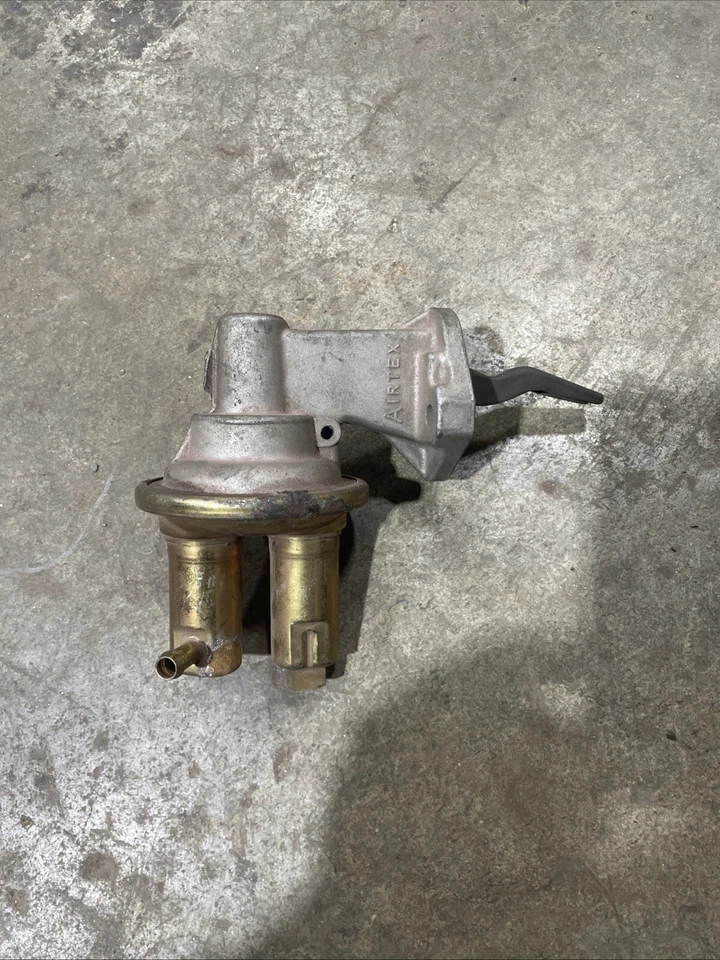 Bomba de combustible mecánica Airtex 6737 | Se adapta a Jeep AMC 70-90 Foto 2 de 4